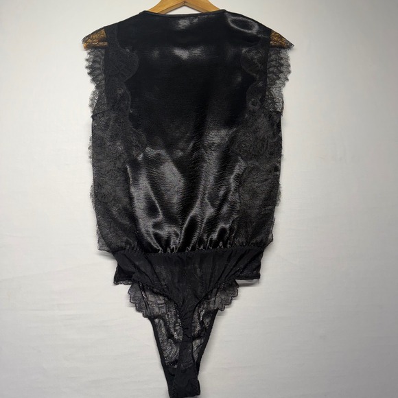 Victoria's Secret Black Lace Satin Teddy Bodysuit Boudoir Sheer Lingerie XS - Picture 4 of 8